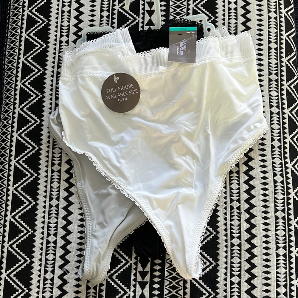 Size 13 Secret Treasures things white black grey full figure size 9-14 3pk